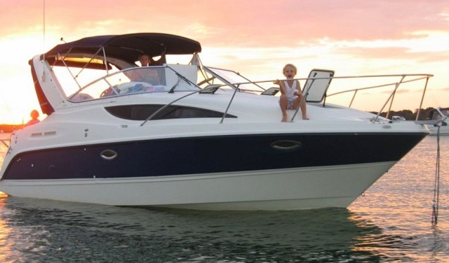 Rent a boat Bayliner 285 Ciera Cruiser - Split