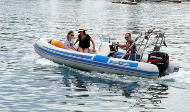 Rent a boat MAESTRAL SCORPIO F80 - Split / Trogir