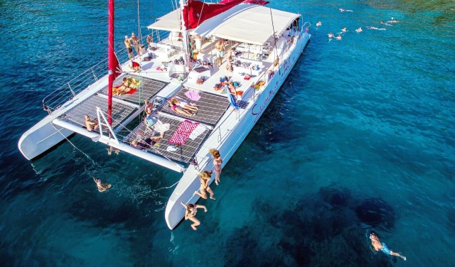 Hvar, îles Pakleni et Brac - excursion en catamaran au départ de Split