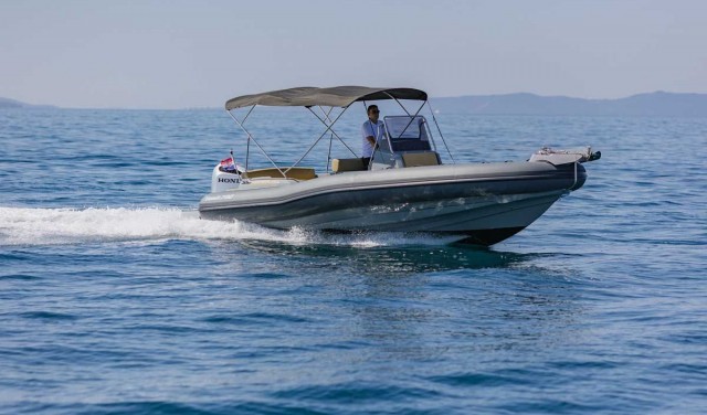 Noleggio barca Marlin 790 Dynamic - Split