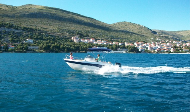 Rent a boat Poseidon BlueWater 540 - Split